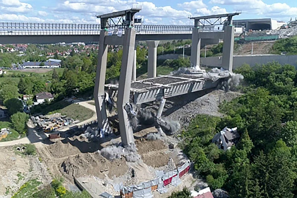 Sprengung Talbrücke in Heidingsfeld